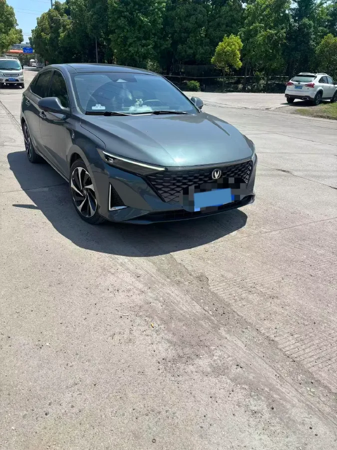 2023 ChangAn Raeton Plus 1.5T 188HP L4 7DCT,autocango,china used car exporter,china ev exporter,chinese used car exporter,chinese used ev exporter