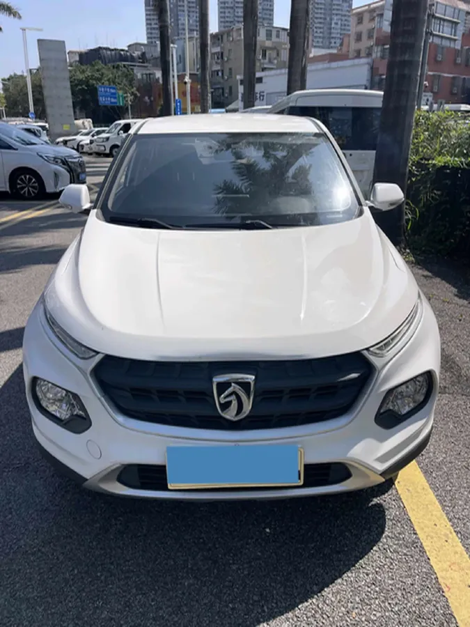 2019 BaoJun 730 1.5L 105HP L4 6MT,autocango,china used car exporter,china ev exporter,chinese used car exporter,chinese used ev exporter
