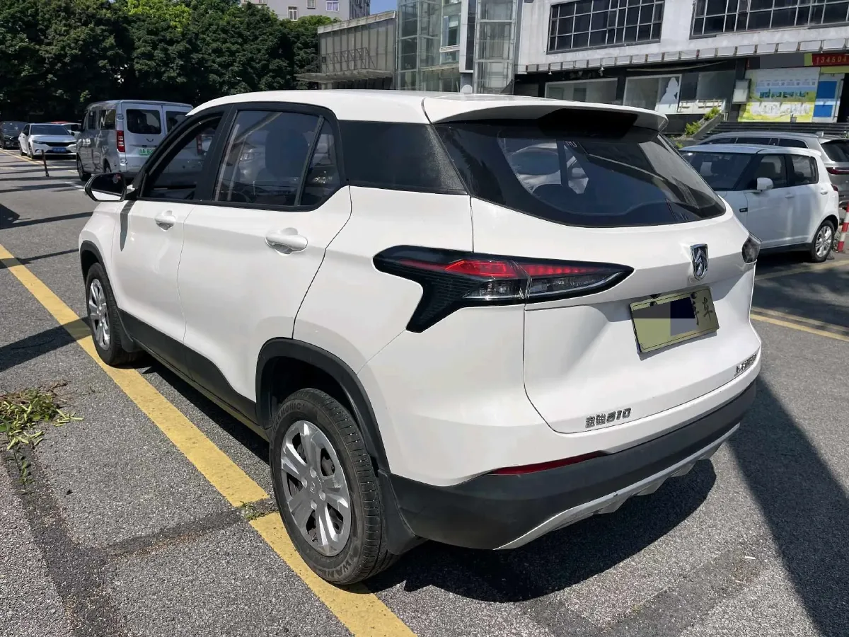 2019 BaoJun 730 1.5L 105HP L4 6MT,autocango,china used car exporter,china ev exporter,chinese used car exporter,chinese used ev exporter