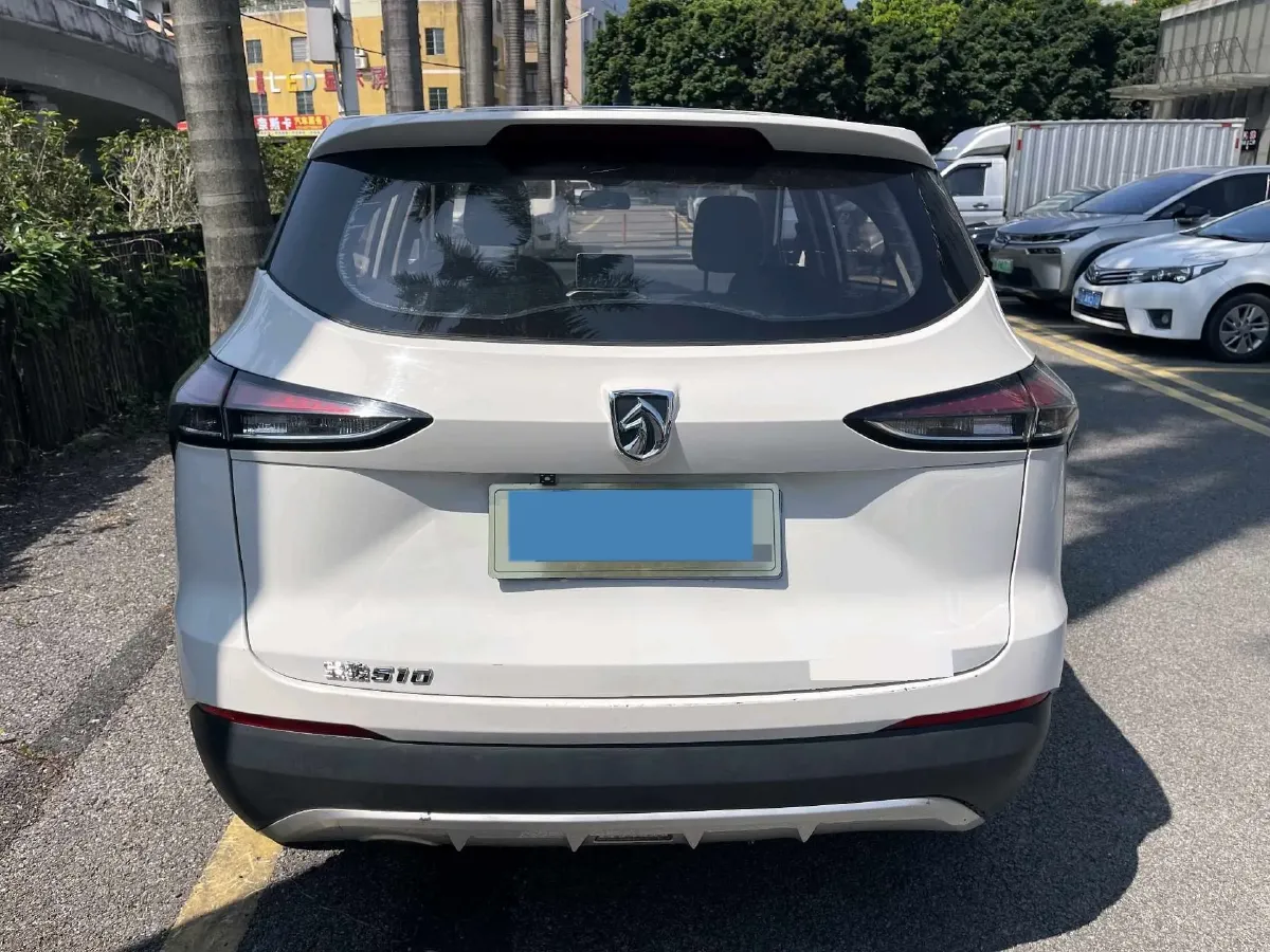 2019 BaoJun 730 1.5L 105HP L4 6MT,autocango,china used car exporter,china ev exporter,chinese used car exporter,chinese used ev exporter