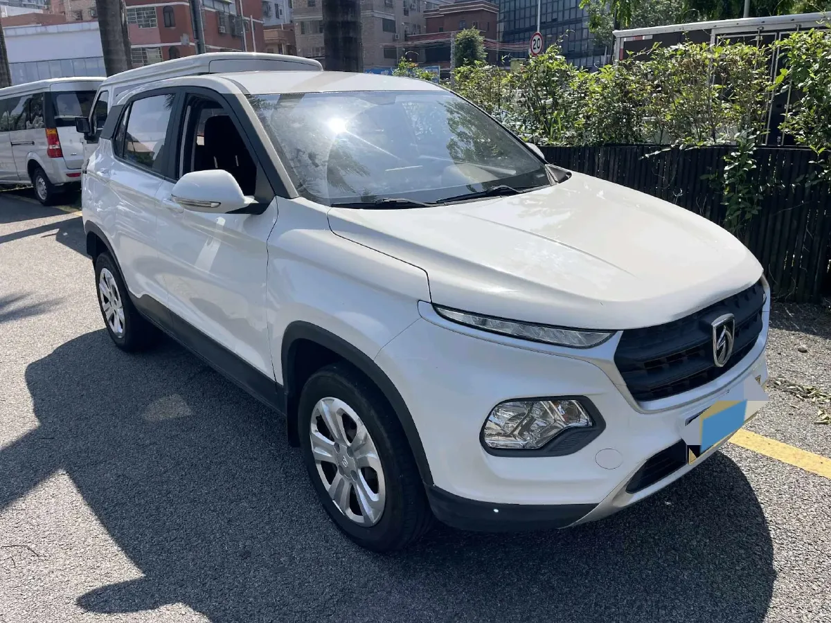 2019 BaoJun 730 1.5L 105HP L4 6MT,autocango,china used car exporter,china ev exporter,chinese used car exporter,chinese used ev exporter