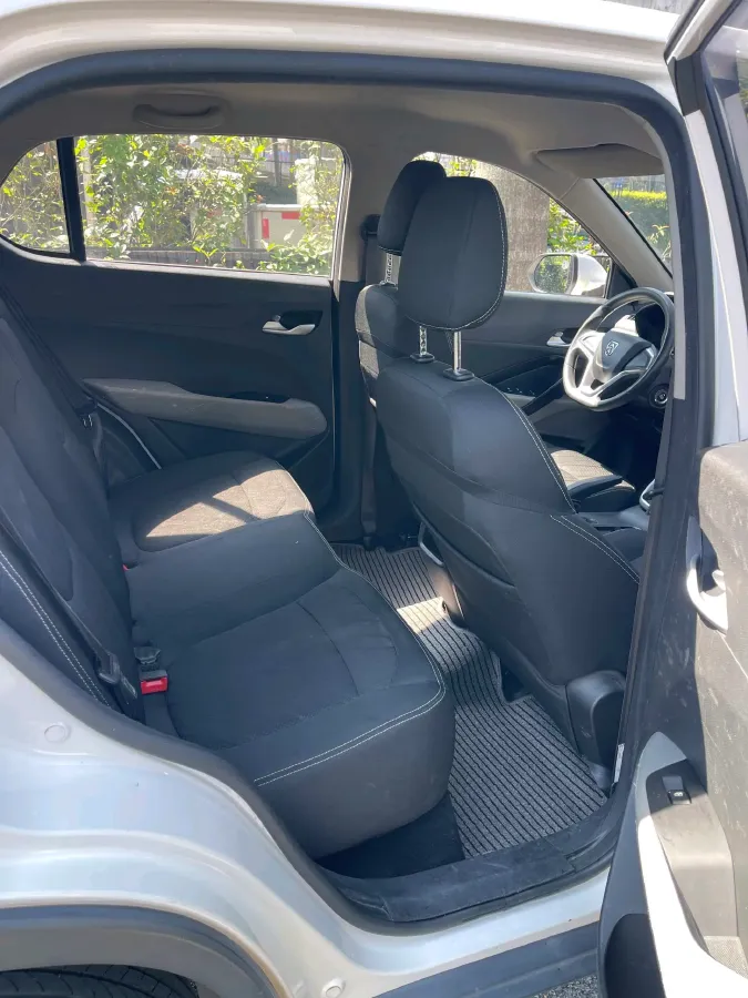 2019 BaoJun 730 1.5L 105HP L4 6MT,autocango,china used car exporter,china ev exporter,chinese used car exporter,chinese used ev exporter