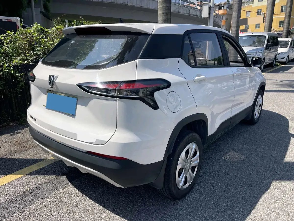 2019 BaoJun 730 1.5L 105HP L4 6MT,autocango,china used car exporter,china ev exporter,chinese used car exporter,chinese used ev exporter