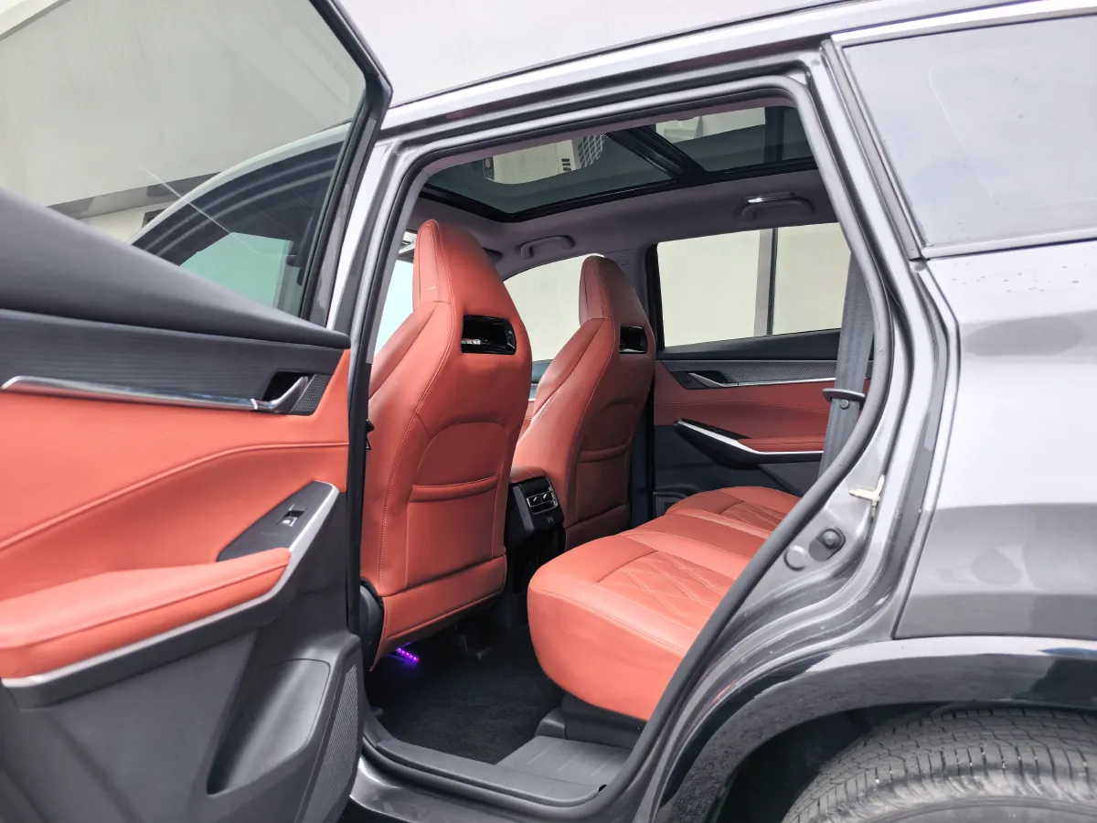 2023 ChangAn CS75 Plus 1.5T 188HP L4 8AT,autocango,china used car exporter,china ev exporter,chinese used car exporter,chinese used ev exporter