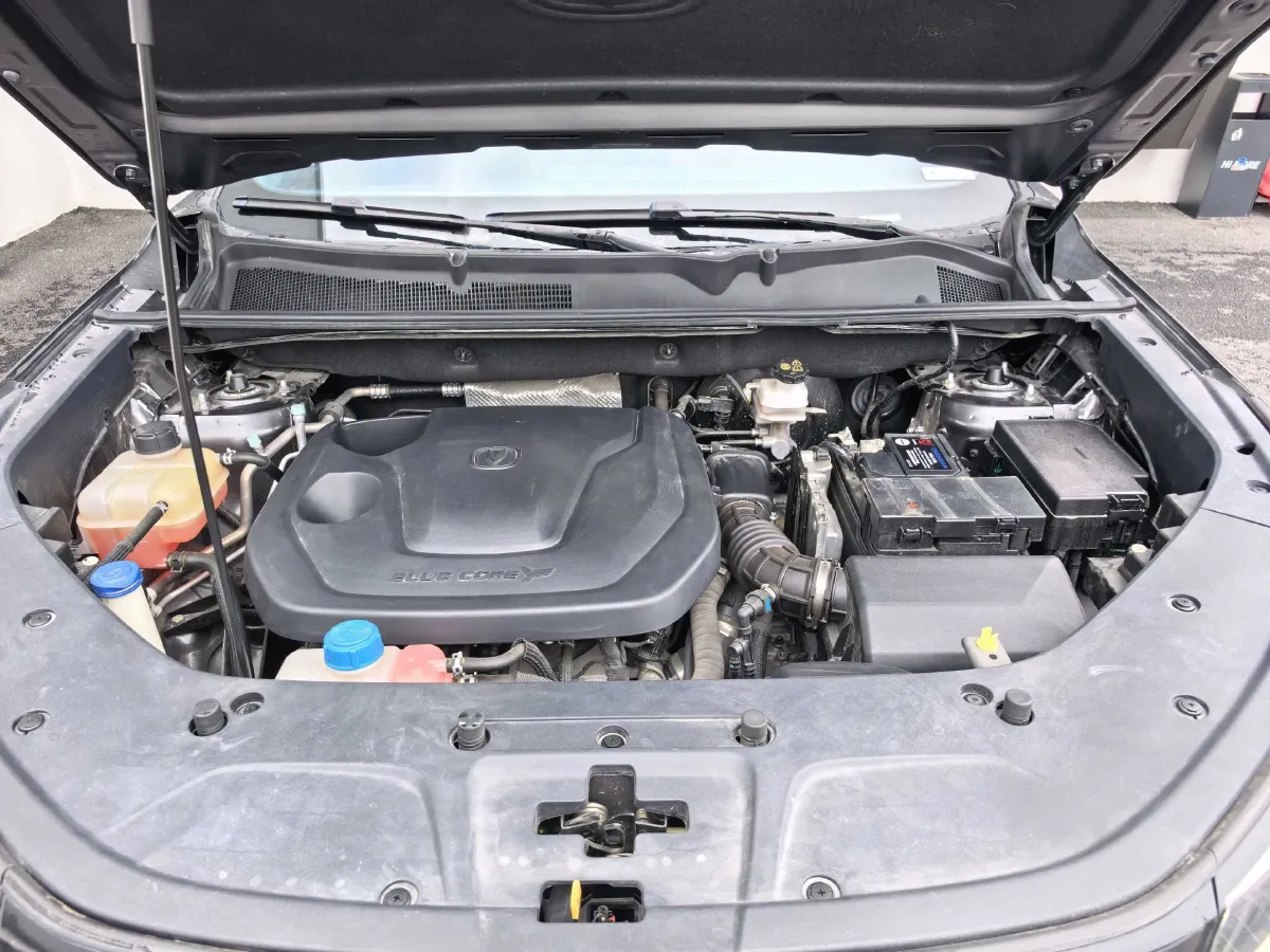 2023 ChangAn CS75 Plus 1.5T 188HP L4 8AT,autocango,china used car exporter,china ev exporter,chinese used car exporter,chinese used ev exporter
