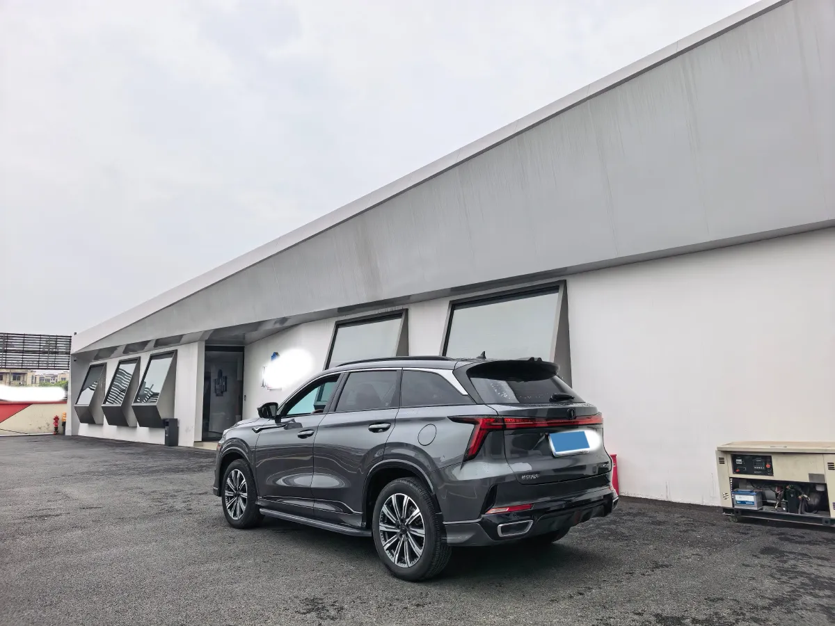 2023 ChangAn CS75 Plus 1.5T 188HP L4 8AT,autocango,china used car exporter,china ev exporter,chinese used car exporter,chinese used ev exporter