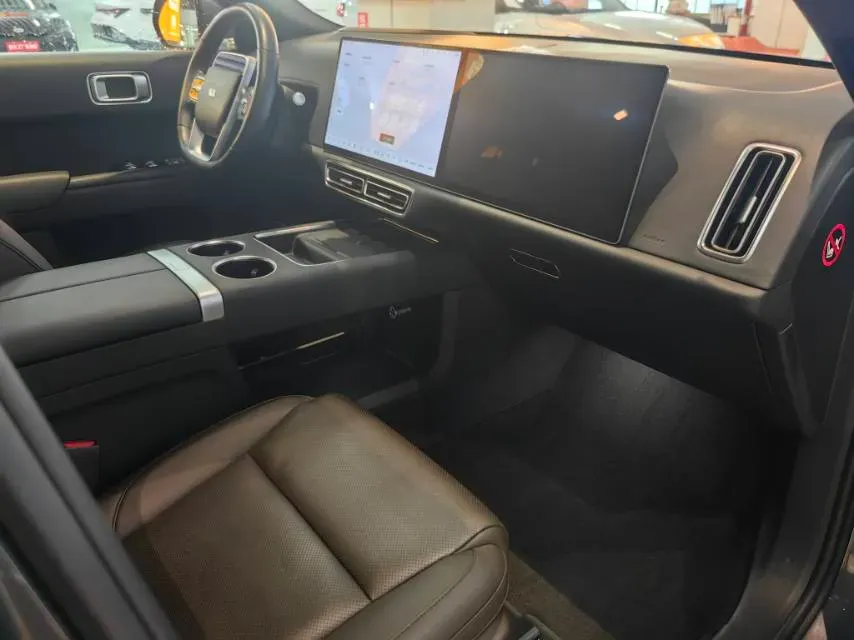 2022 Li L9 Range Extended 154HP REEV 42.6KWH,autocango,china used car exporter,china ev exporter,chinese used car exporter,chinese used ev exporter