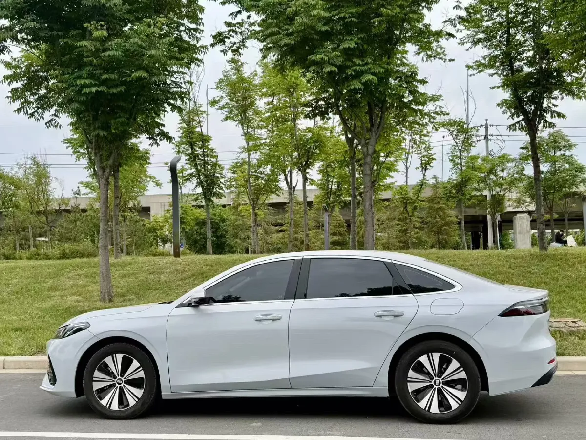 2025 Geely Galaxy A7 1.5L 112HP L4 1DHT PHEV,autocango,china used car exporter,china ev exporter,chinese used car exporter,chinese used ev exporter