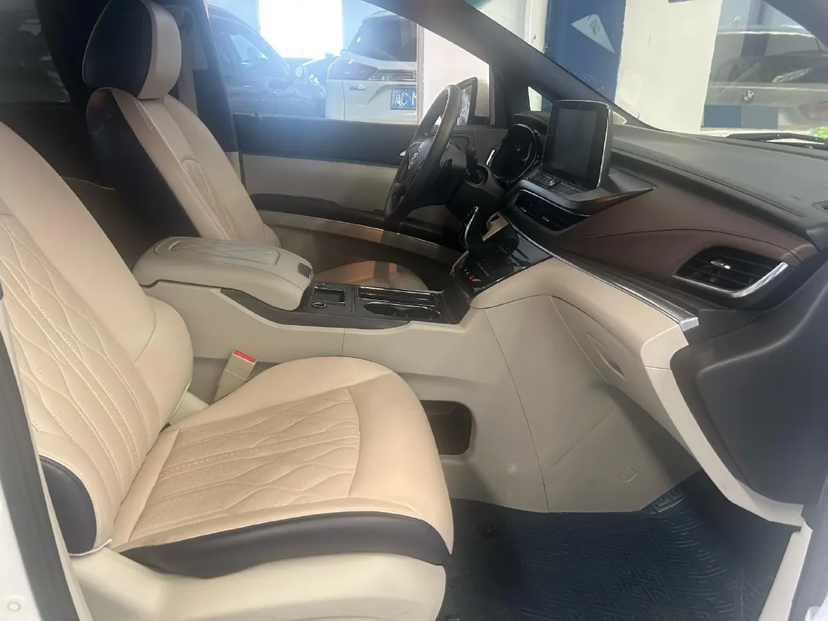 2021 Buick GL8 2.0T 237HP L4 9AT,autocango,china used car exporter,china ev exporter,chinese used car exporter,chinese used ev exporter