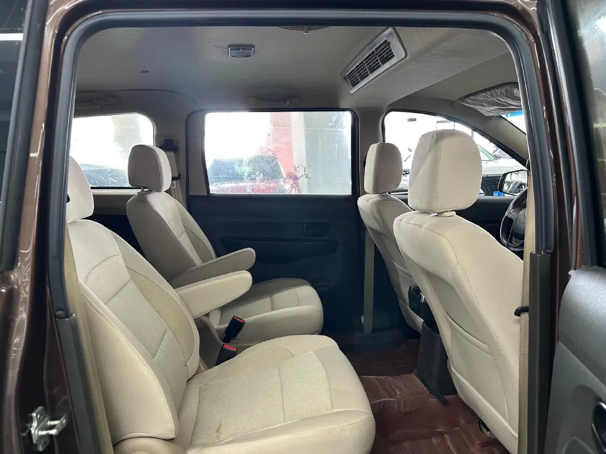 2016 WuLing HongGuang 1.5L 112HP L4 5MT,autocango,china used car exporter,china ev exporter,chinese used car exporter,chinese used ev exporter