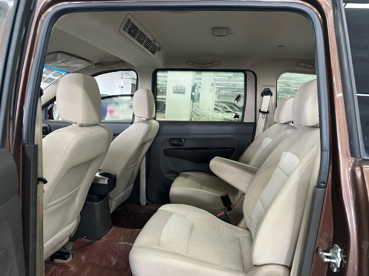 2016 WuLing HongGuang 1.5L 112HP L4 5MT,autocango,china used car exporter,china ev exporter,chinese used car exporter,chinese used ev exporter