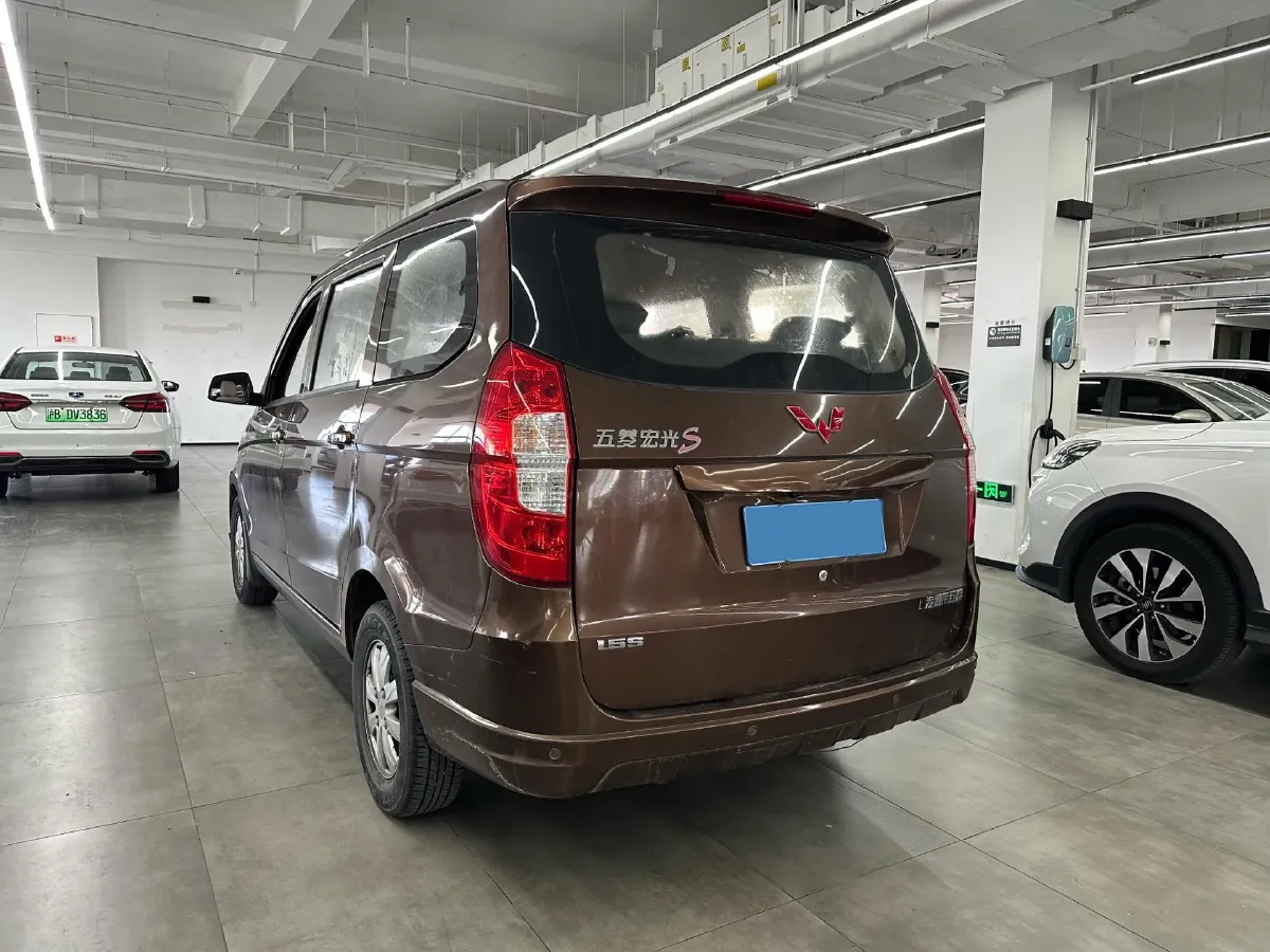 2016 WuLing HongGuang 1.5L 112HP L4 5MT,autocango,china used car exporter,china ev exporter,chinese used car exporter,chinese used ev exporter