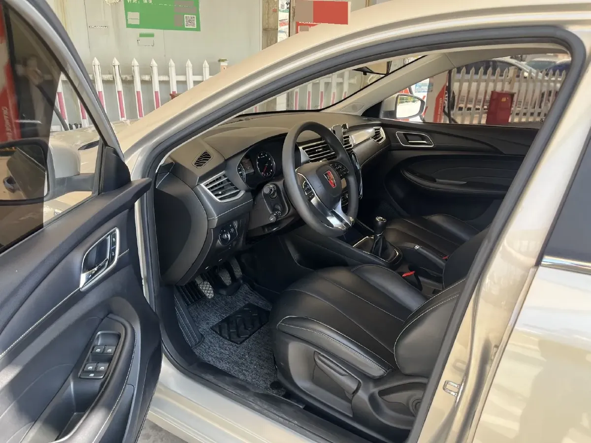 2019 Roewe i5 1.5L 120HP L4 5MT,autocango,china used car exporter,china ev exporter,chinese used car exporter,chinese used ev exporter