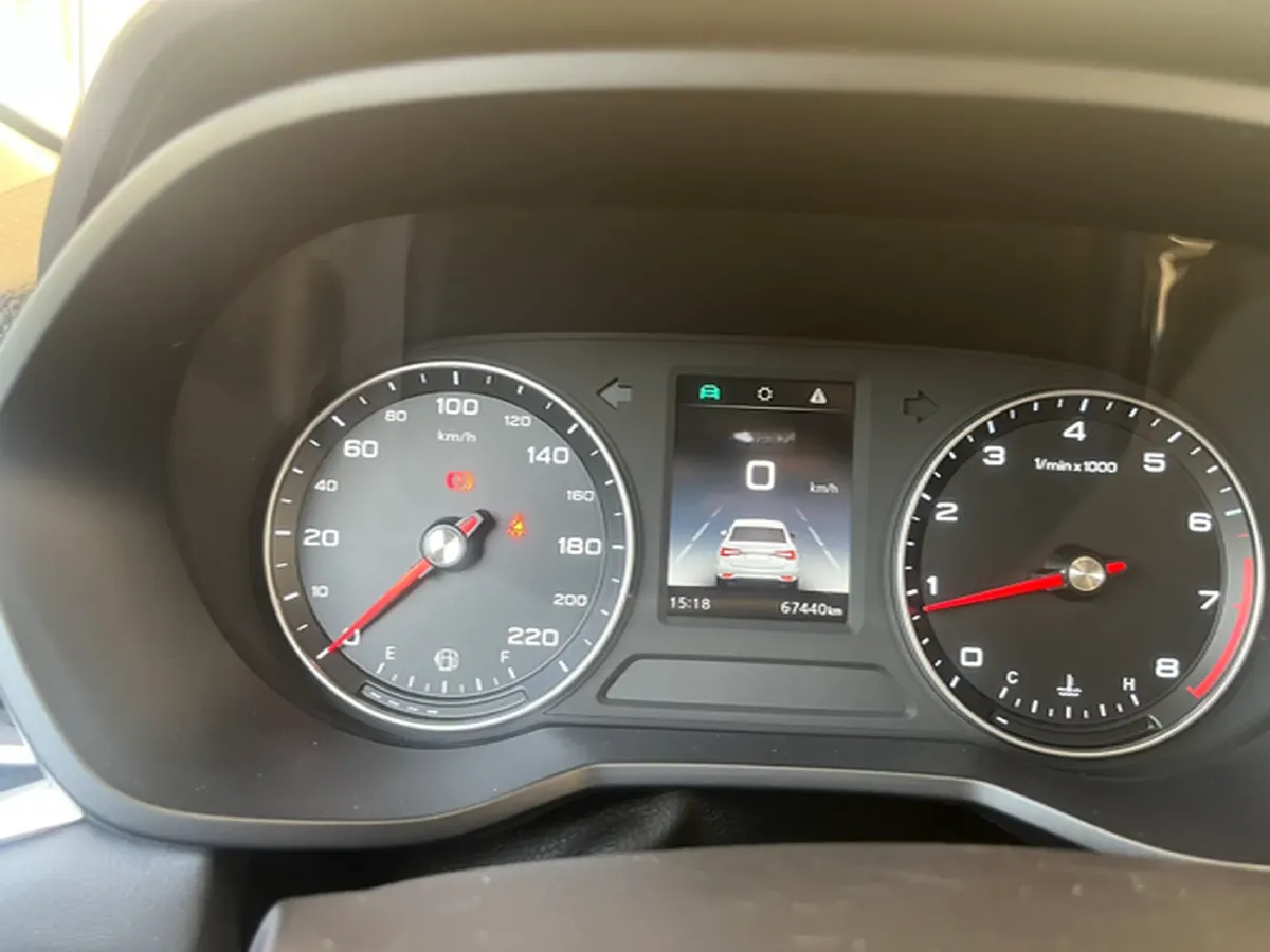 2019 Roewe i5 1.5L 120HP L4 5MT,autocango,china used car exporter,china ev exporter,chinese used car exporter,chinese used ev exporter
