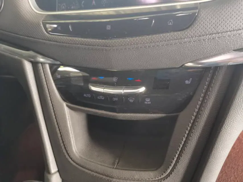 2021 Cadillac XT5 2.0T 237HP L4 9AT,autocango,china used car exporter,china ev exporter,chinese used car exporter,chinese used ev exporter