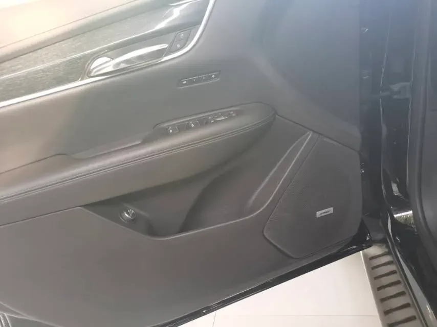 2021 Cadillac XT5 2.0T 237HP L4 9AT,autocango,china used car exporter,china ev exporter,chinese used car exporter,chinese used ev exporter