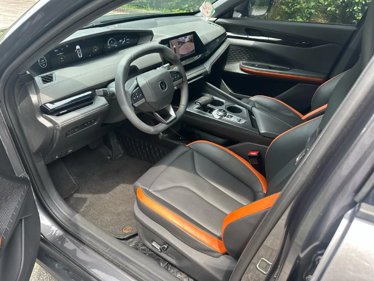 2023 ChangAn UNI-V 1.5T 188HP L4 7DCT,autocango,china used car exporter,china ev exporter,chinese used car exporter,chinese used ev exporter