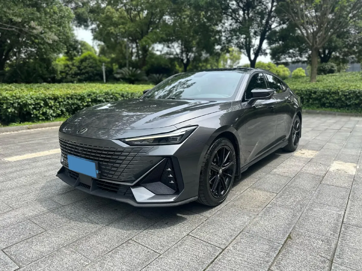 2023 ChangAn UNI-V 1.5T 188HP L4 7DCT,autocango,china used car exporter,china ev exporter,chinese used car exporter,chinese used ev exporter