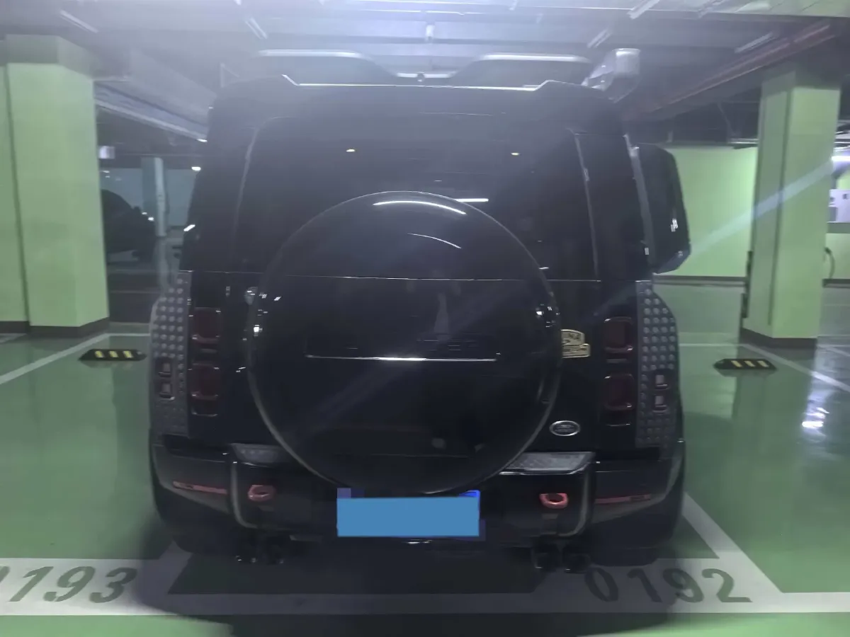 2022 Land Rover Defender 3.0T 400HP L6 8AT,autocango,china used car exporter,china ev exporter,chinese used car exporter,chinese used ev exporter
