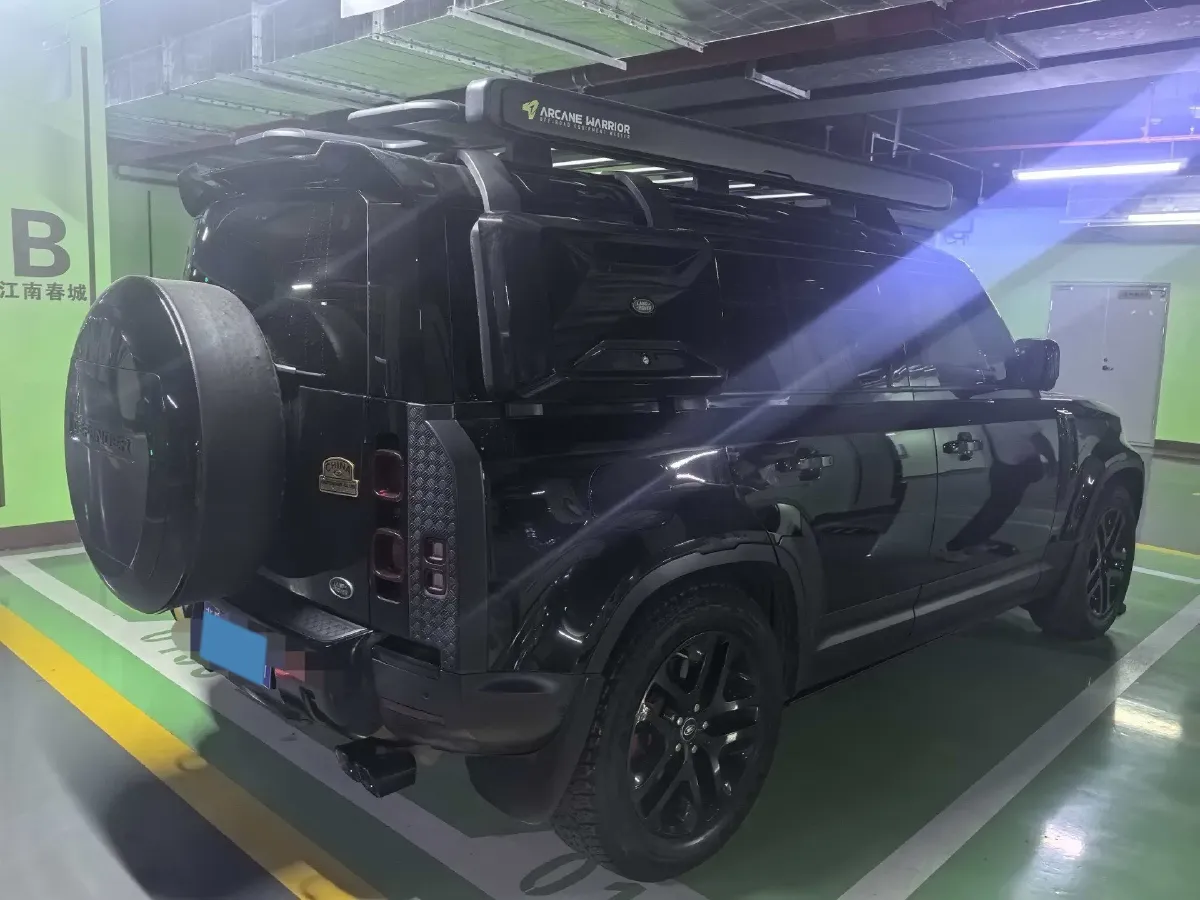 2022 Land Rover Defender 3.0T 400HP L6 8AT,autocango,china used car exporter,china ev exporter,chinese used car exporter,chinese used ev exporter