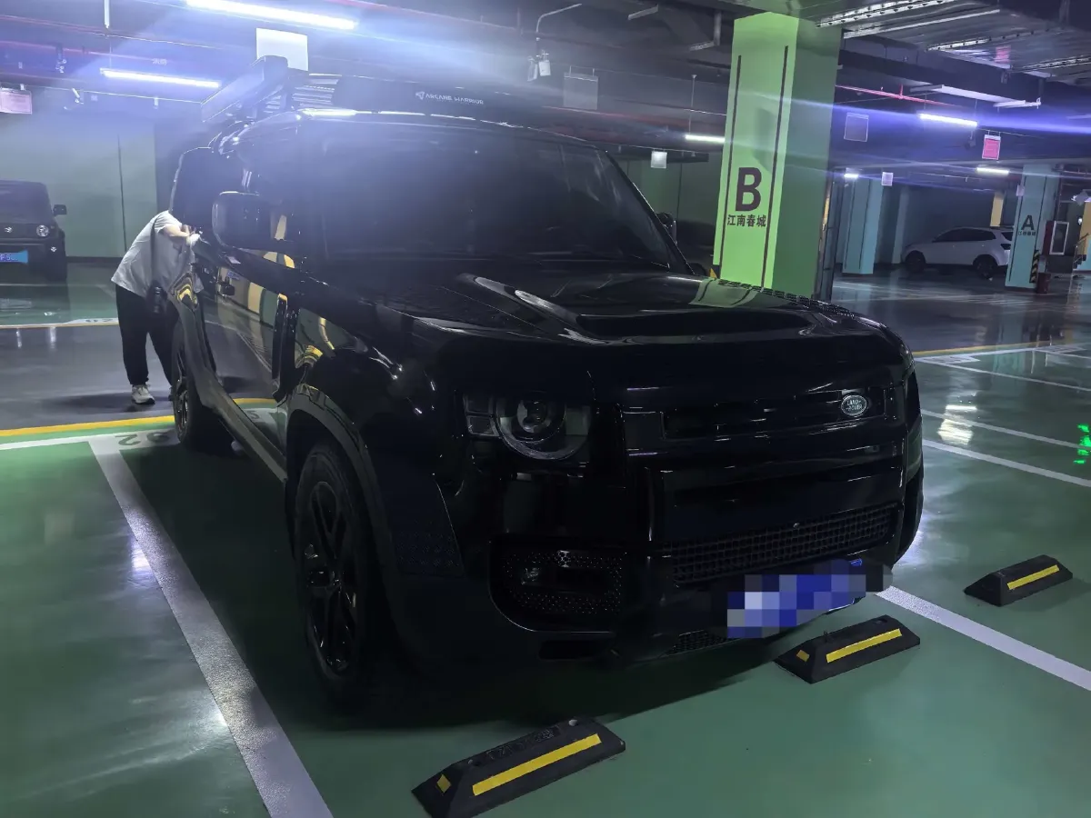 2022 Land Rover Defender 3.0T 400HP L6 8AT,autocango,china used car exporter,china ev exporter,chinese used car exporter,chinese used ev exporter