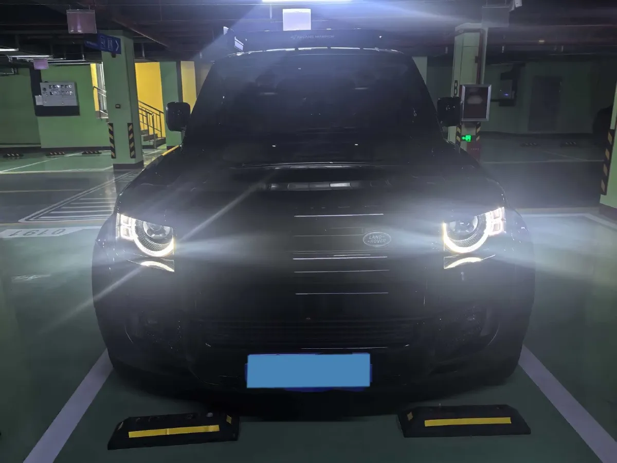 2022 Land Rover Defender 3.0T 400HP L6 8AT,autocango,china used car exporter,china ev exporter,chinese used car exporter,chinese used ev exporter