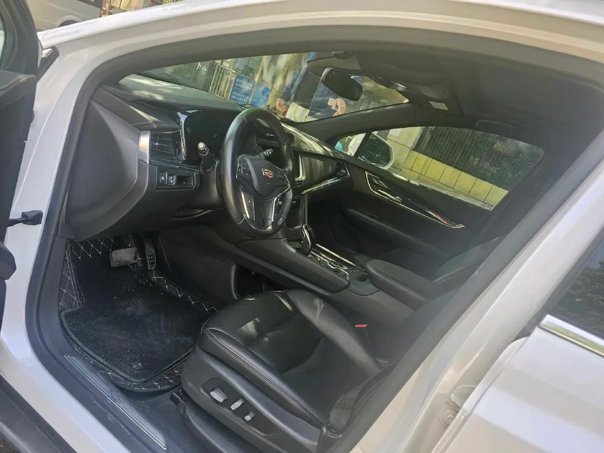 2021 Cadillac XT5 2.0T 237HP L4 9AT,autocango,china used car exporter,china ev exporter,chinese used car exporter,chinese used ev exporter
