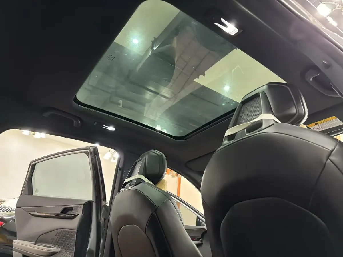 2022 ChangAn UNI-V 1.5T 188HP L4 7DCT,autocango,china used car exporter,china ev exporter,chinese used car exporter,chinese used ev exporter