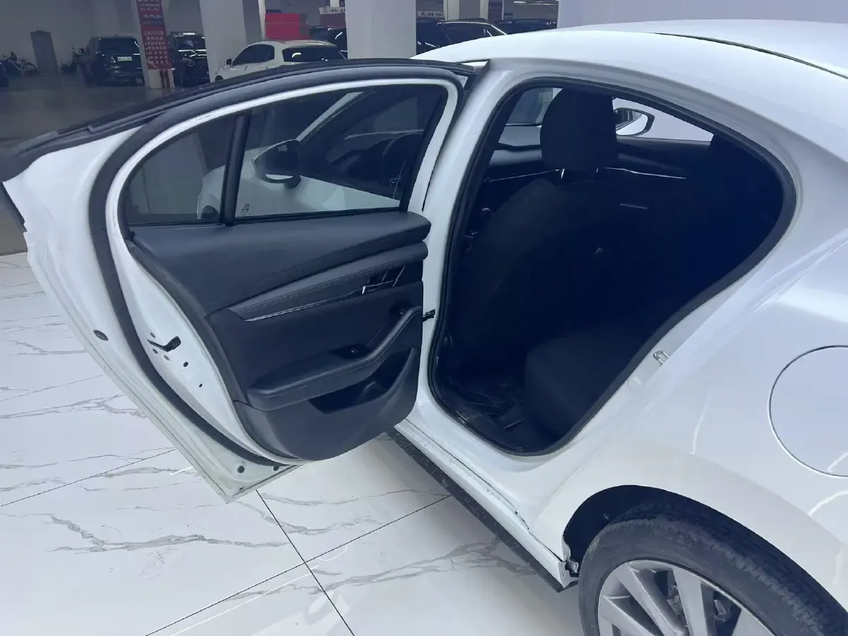 2021 Mazda 3 Axela 2.0L 158HP L4 6AT,autocango,china used car exporter,china ev exporter,chinese used car exporter,chinese used ev exporter