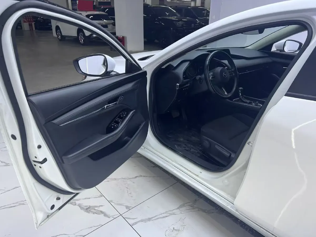 2021 Mazda 3 Axela 2.0L 158HP L4 6AT,autocango,china used car exporter,china ev exporter,chinese used car exporter,chinese used ev exporter