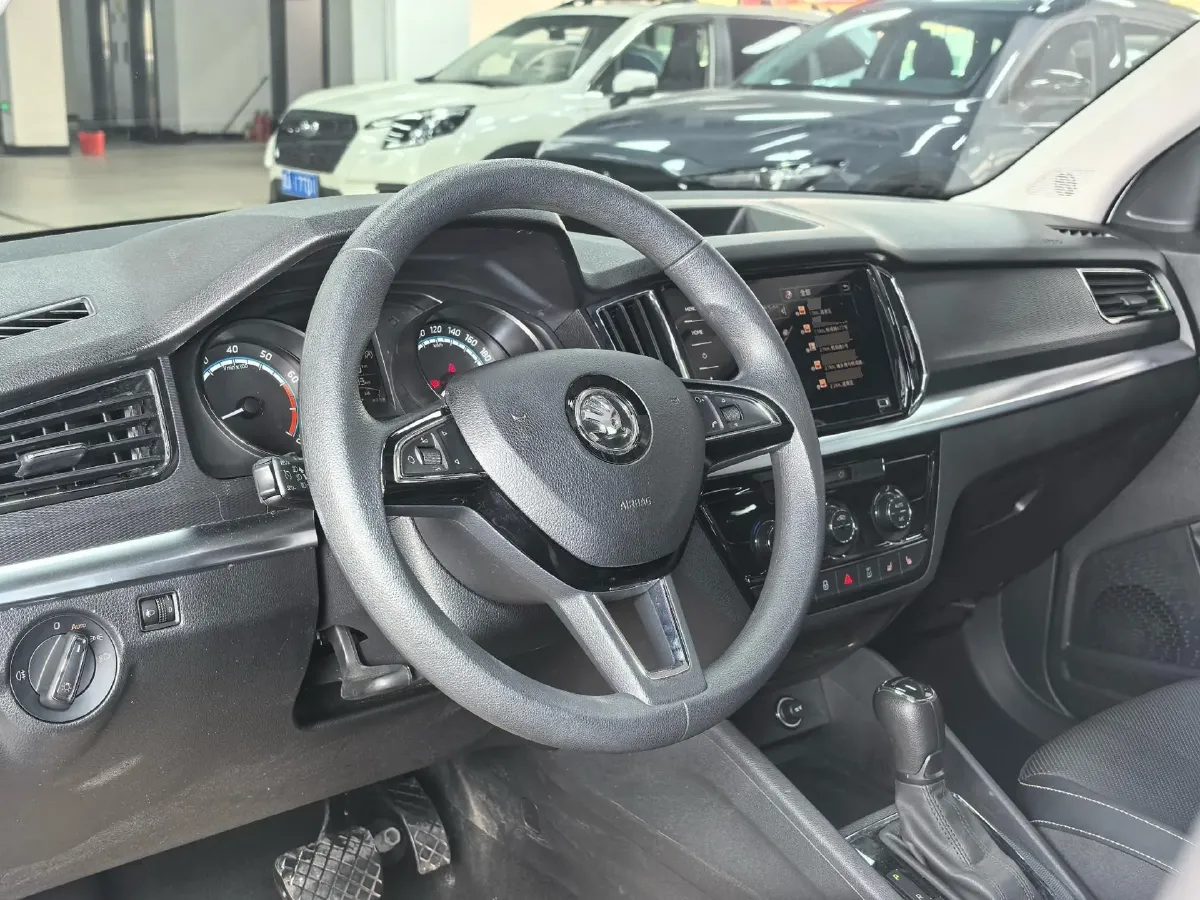 2022 Skoda Kamiq 1.5L 112HP L4 6AT,autocango,china used car exporter,china ev exporter,chinese used car exporter,chinese used ev exporter