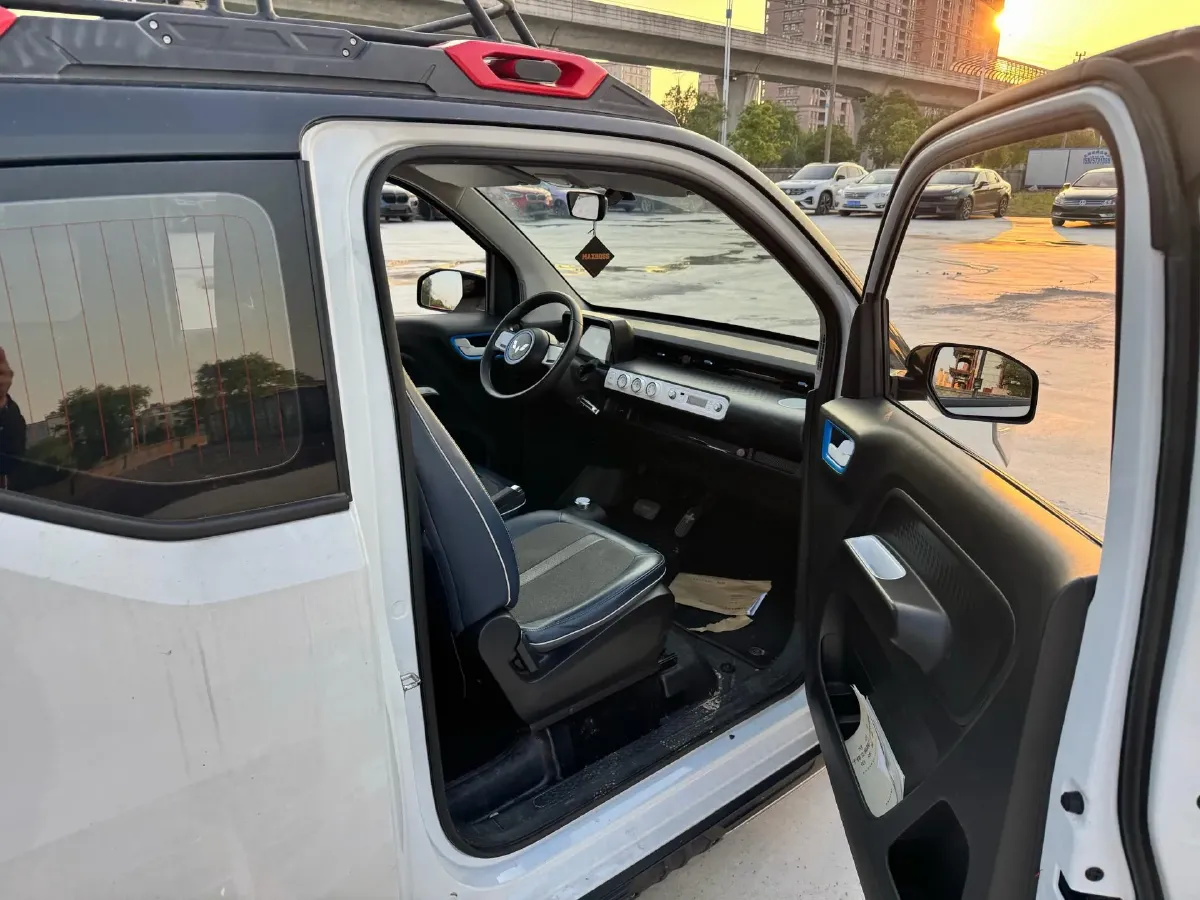 2022 WuLing HongGuang MINI EV BEV 26.5KWH,autocango,china used car exporter,china ev exporter,chinese used car exporter,chinese used ev exporter