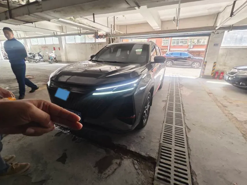 2023 ChangAn CS75 Plus 1.5T 188HP L4 8AT,autocango,china used car exporter,china ev exporter,chinese used car exporter,chinese used ev exporter