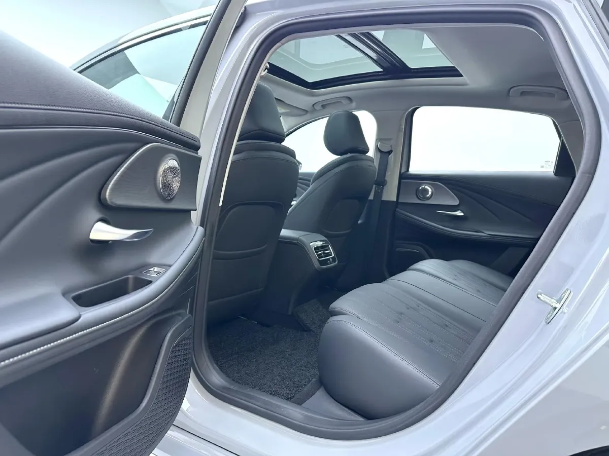 2024 Fulwin FulwinA8 1.5T 156HP L4 1DHT PHEV 18.3KWH,autocango,china used car exporter,china ev exporter,chinese used car exporter,chinese used ev exporter