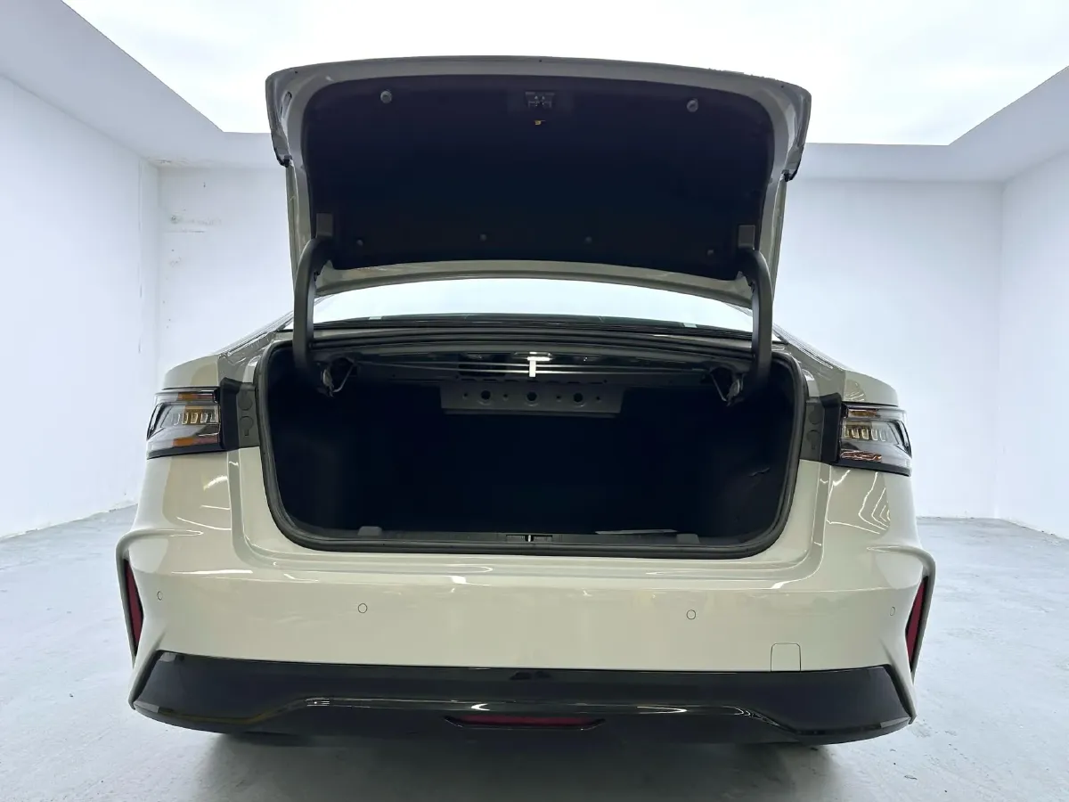 2024 Fulwin FulwinA8 1.5T 156HP L4 1DHT PHEV 18.3KWH,autocango,china used car exporter,china ev exporter,chinese used car exporter,chinese used ev exporter