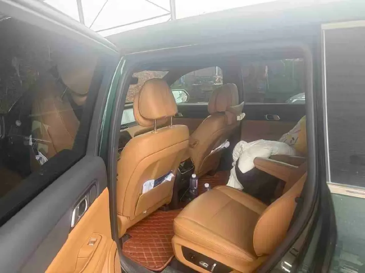 2021 Li ONE Range Extended 131HP REEV 40.5KWH,autocango,china used car exporter,china ev exporter,chinese used car exporter,chinese used ev exporter