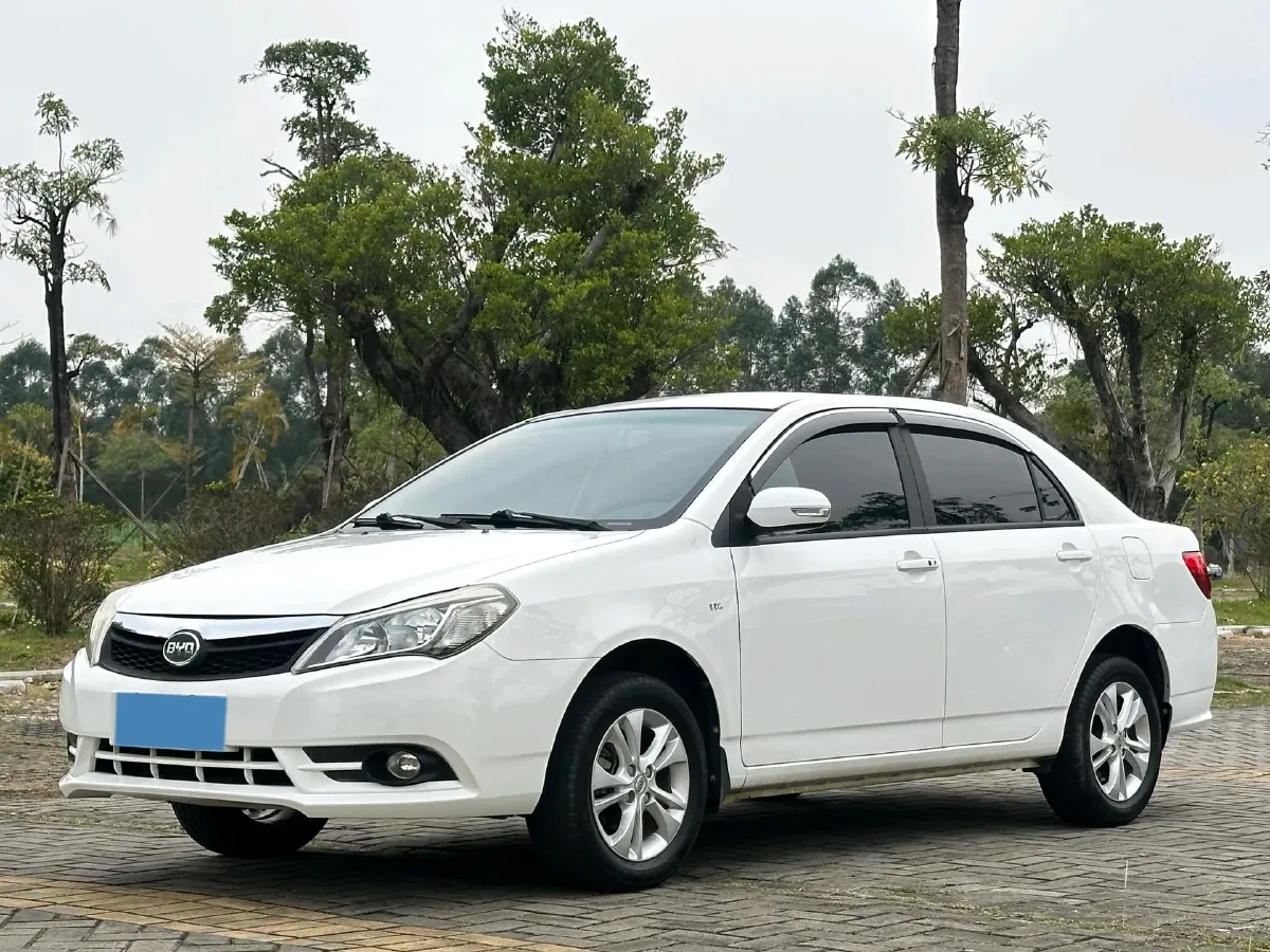 2015 BYD F3 1.5L 109HP L4 5MT,autocango,china used car exporter,china ev exporter,chinese used car exporter,chinese used ev exporter