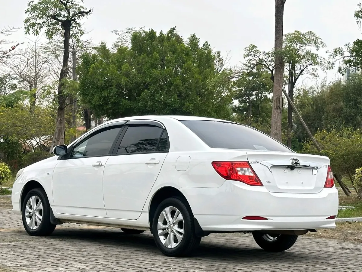 2015 BYD F3 1.5L 109HP L4 5MT,autocango,china used car exporter,china ev exporter,chinese used car exporter,chinese used ev exporter