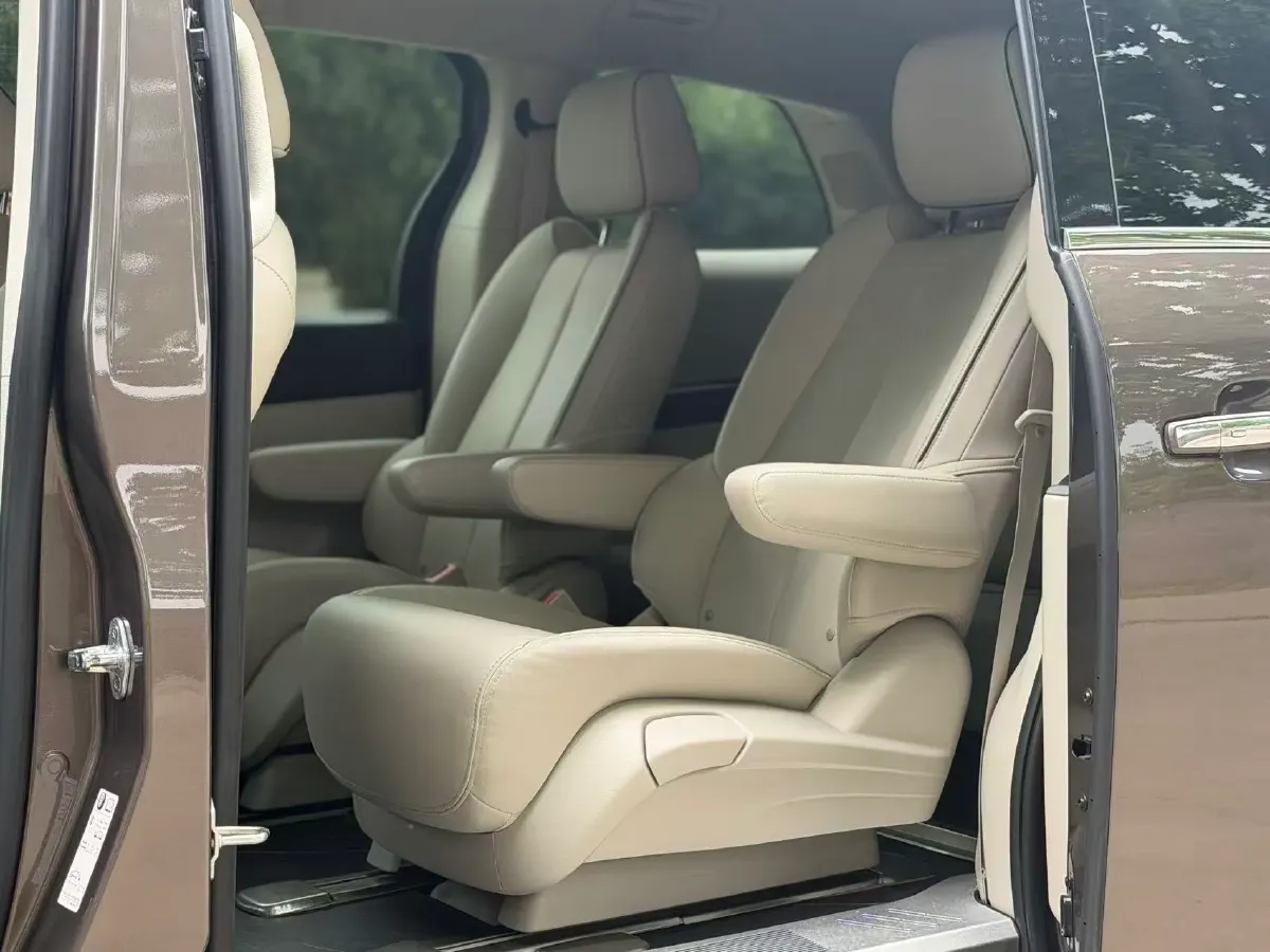 2021 Buick GL8 2.0T 237HP L4 9AT,autocango,china used car exporter,china ev exporter,chinese used car exporter,chinese used ev exporter