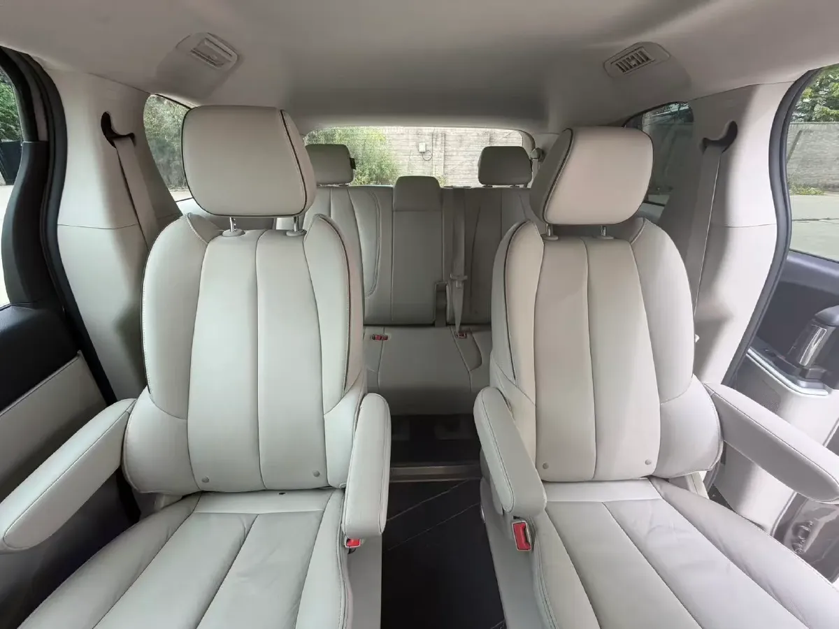 2021 Buick GL8 2.0T 237HP L4 9AT,autocango,china used car exporter,china ev exporter,chinese used car exporter,chinese used ev exporter