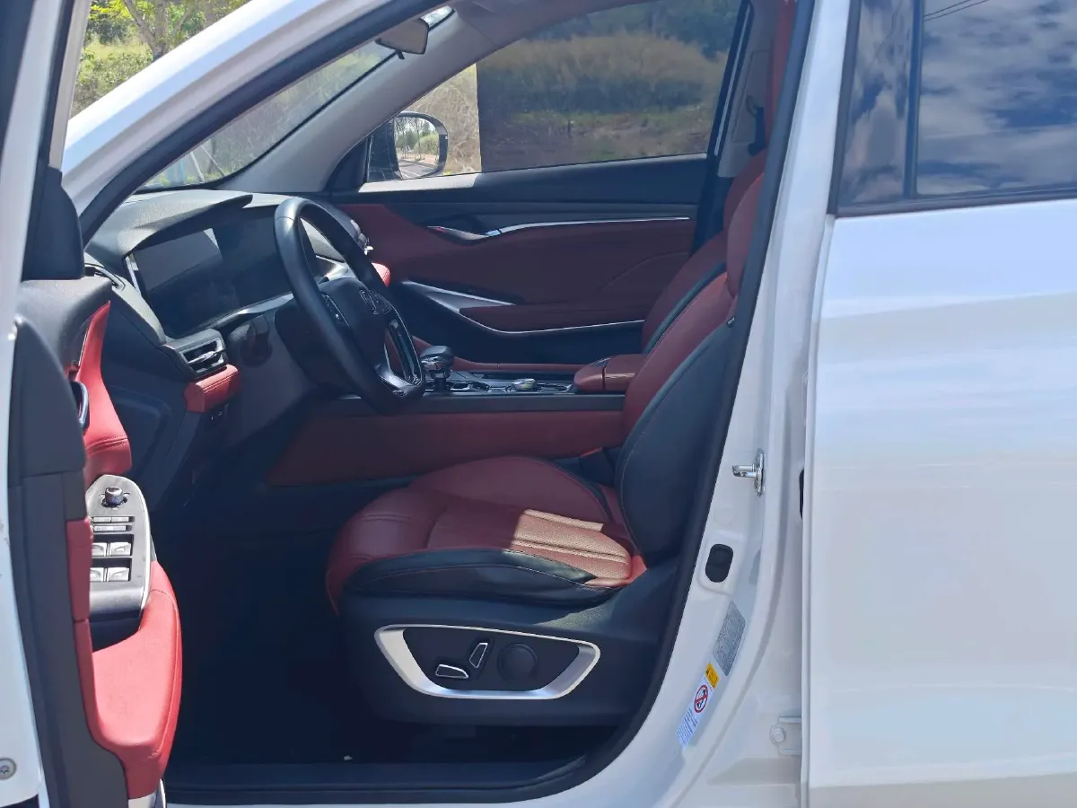 2021 ChangAn CS75 Plus 2.0T 233HP L4 8AT,autocango,china used car exporter,china ev exporter,chinese used car exporter,chinese used ev exporter