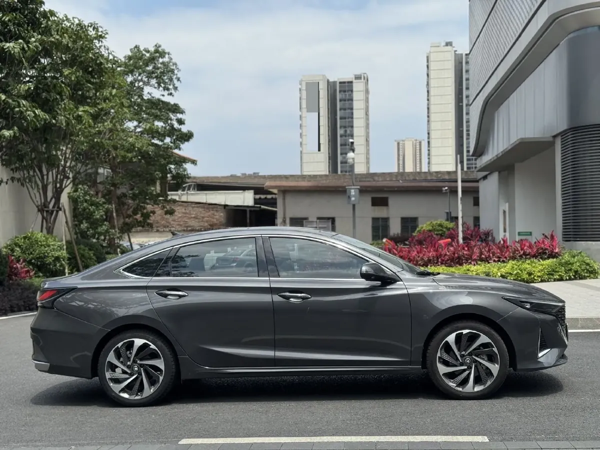 2023 ChangAn Raeton Plus 1.5T 188HP L4 7DCT,autocango,china used car exporter,china ev exporter,chinese used car exporter,chinese used ev exporter