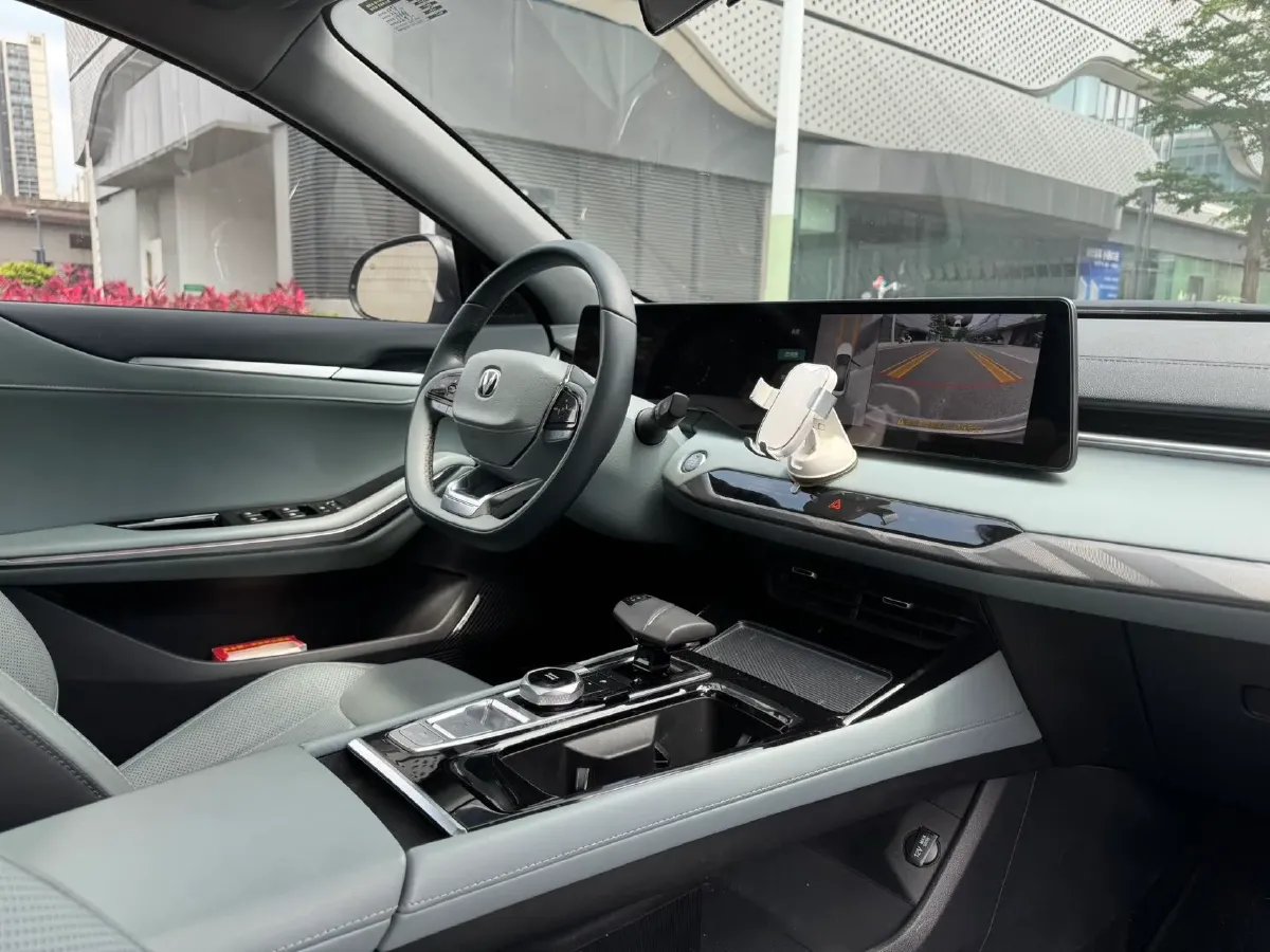 2023 ChangAn Raeton Plus 1.5T 188HP L4 7DCT,autocango,china used car exporter,china ev exporter,chinese used car exporter,chinese used ev exporter