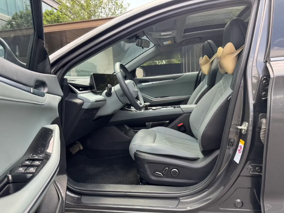 2023 ChangAn Raeton Plus 1.5T 188HP L4 7DCT,autocango,china used car exporter,china ev exporter,chinese used car exporter,chinese used ev exporter