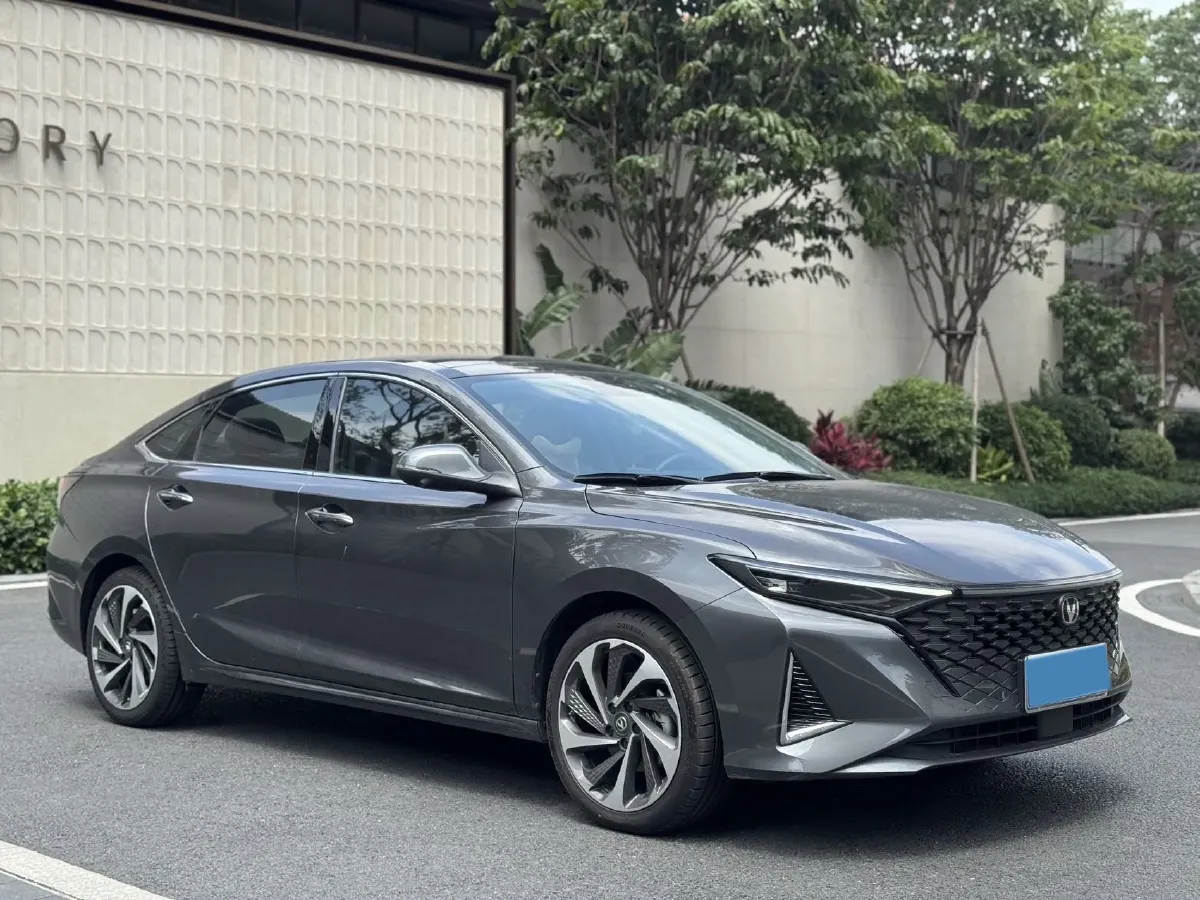 2023 ChangAn Raeton Plus 1.5T 188HP L4 7DCT,autocango,china used car exporter,china ev exporter,chinese used car exporter,chinese used ev exporter