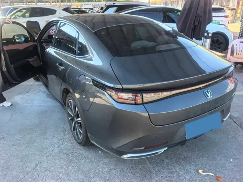 2022 ChangAn Raeton CC 1.5T 188HP L4 7DCT,autocango,china used car exporter,china ev exporter,chinese used car exporter,chinese used ev exporter