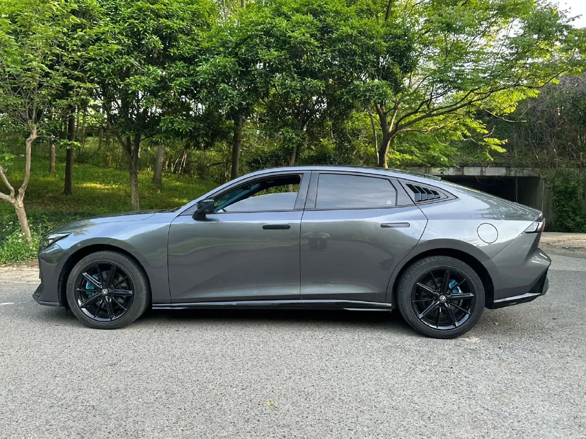 2023 ChangAn UNI-V iDD 1.5T 170HP L4 6TCT PHEV 18.4KWH,autocango,china used car exporter,china ev exporter,chinese used car exporter,chinese used ev exporter