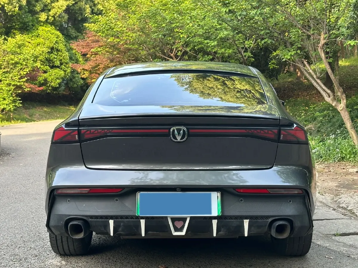 2023 ChangAn UNI-V iDD 1.5T 170HP L4 6TCT PHEV 18.4KWH,autocango,china used car exporter,china ev exporter,chinese used car exporter,chinese used ev exporter
