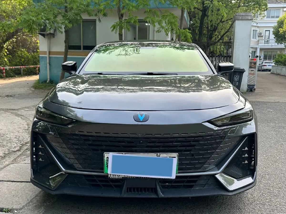 2023 ChangAn UNI-V iDD 1.5T 170HP L4 6TCT PHEV 18.4KWH,autocango,china used car exporter,china ev exporter,chinese used car exporter,chinese used ev exporter
