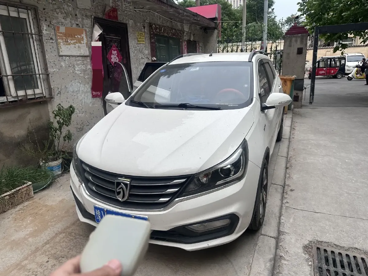 2017 BaoJun 310W 1.5L 112HP L4 6MT,autocango,china used car exporter,china ev exporter,chinese used car exporter,chinese used ev exporter